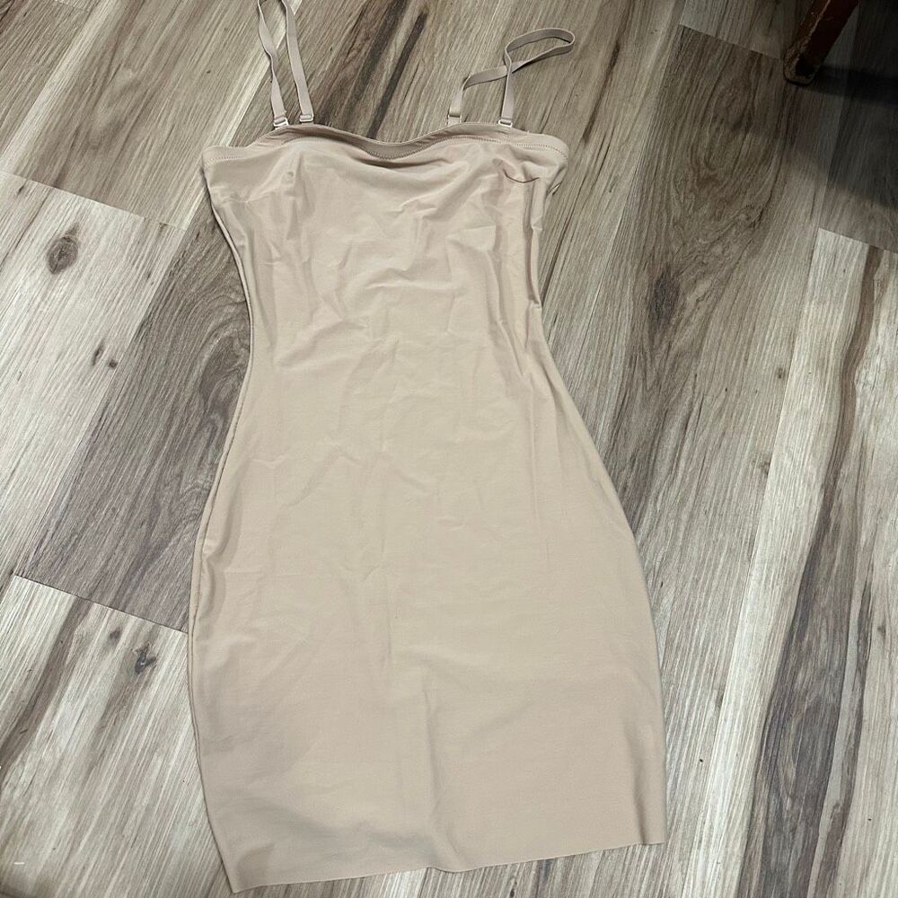 Spanx shapewear nude classic adjustable strap short slip S dress